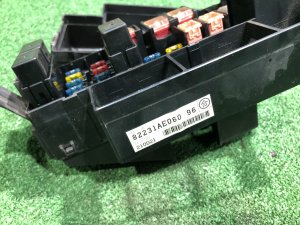 Caja de fusibles SUBARU LEGACY LANCASTER BHE 2002 EZ30