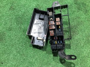 Caja de fusibles SUBARU LEGACY LANCASTER BHE 2002 EZ30