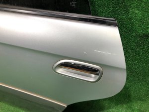 左リアドア SUBARU LEGACY LANCASTER OEM 60400AE430 BHE BH9 2002 SILVER/GREY 1U2