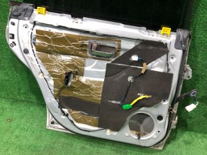 左リアドア SUBARU LEGACY LANCASTER OEM 60400AE430 BHE BH9 2002 SILVER/GREY 1U2