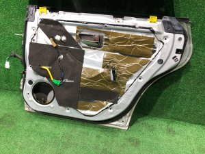 Right rear door SUBARU LEGACY LANCASTER OEM 60400AE420 BHE BH9 2002 SILVER/GREY 1U2