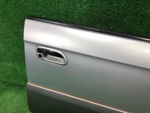 右フロントドア SUBARU LEGACY LANCASTER OEM 60009AE040 BHE BH9 2002 SILVER/GREY 1U2