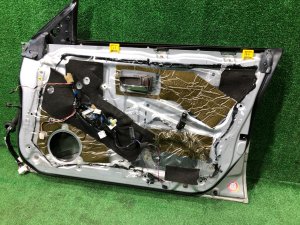 右フロントドア SUBARU LEGACY LANCASTER OEM 60009AE040 BHE BH9 2002 SILVER/GREY 1U2