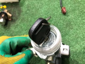 สวิตช์กุญแจสตาร์ท Комплект замков SUBARU LEGACY LANCASTER OEM 57491AE740 88035AE100 BHE BH9 BH5 2002 SILVER/GREY 1U2