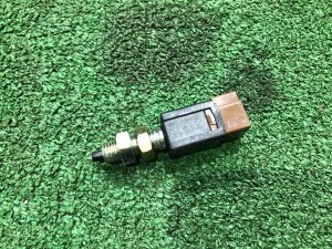 สวิตช์แป้นเบรก SUBARU LEGACY LANCASTER OEM 83311AA011 BHE BH9 BH5 BE5 BE9 BEE 2002 EZ30