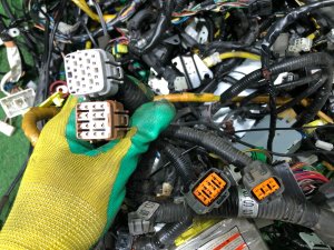 线束 VDC SUBARU LEGACY LANCASTER OEM 81401AE785, 81200AE760, 81501AE740 BHE BEE 2002 EZ30