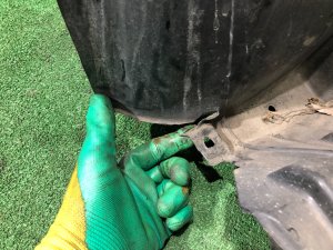 右フロントインナーフェンダー SUBARU LEGACY LANCASTER OEM 59110AE020 BHE BH9 2002 SILVER/GREY 1U2