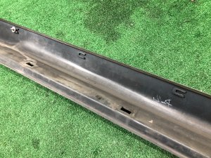 右サイドシル SUBARU LEGACY LANCASTER OEM 91111AE080MQ BHE BH9 2002 SILVER/GREY 1U2