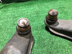 フロントアーム SUBARU LEGACY LANCASTER OEM 20202AE000 20202AE010 BHE BH9 2002 EZ30