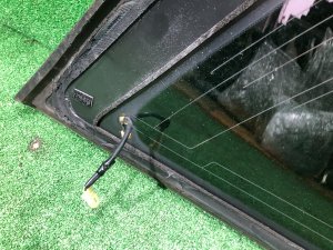 左リアクォーターガラス целый молдинг SUBARU LEGACY LANCASTER OEM 65210AE260NB BHE BH9 BH5 2002