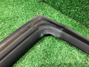 Borracha da porta direita SUBARU LEGACY LANCASTER OEM 63521AE020 BHE BH9 BH5 2002 SILVER/GREY 1U2