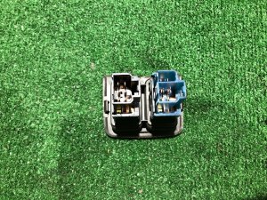 座椅加热开关 SUBARU LANCASTER OEM 83245AE020 83245AE030 BHE 2002 EZ30