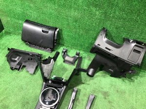 Porta-luvas e apoio de braço свап SUBARU OUTBACK OEM 92114AG120JC, 92113AG051JC, 66150AG140JC, 66120AG101JC BPE 2008 Silver Metallic C6Z