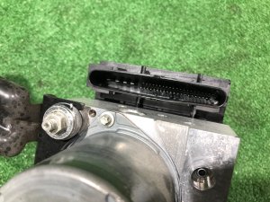 Módulo ABS SUBARU OUTBACK OEM 27596AG212 BPE 2008 EZ30D AT