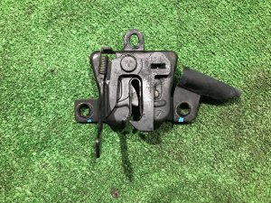 กลอนล็อกฝากระโปรงหน้า SUBARU OUTBACK OEM 57310AG000 BPE 2008 Silver Metallic C6Z