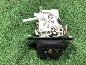 Tailgate lock SUBARU OUTBACK OEM 63032AG100 BPE 2008 Silver Metallic C6Z