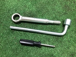 ชุดเครื่องมือ крюк 694005092 694003030 SUBARU OUTBACK
