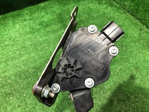 แป้นคันเร่ง SUBARU OUTBACK OEM 36010AG110 BPE 2008 Silver Metallic C6Z