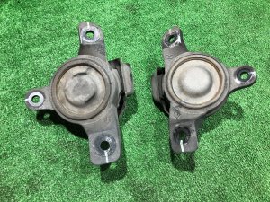 ยางแท่นเครื่อง 41022AG021, 41022AG031 SUBARU OUTBACK