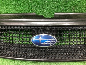 Rejilla del radiador 2-я мод тюнинг SUBARU OUTBACK OEM 91121AG160 BPE 2008 Silver Metallic C6Z