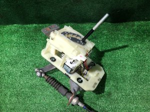 Selector de cambio automático SUBARU OUTBACK OEM 35111AG030 BPE 2008