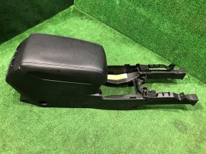 ช่องเก็บของและที่วางแขน кожа 92114AJ190VH SUBARU LEGACY