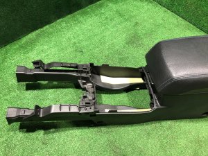 ช่องเก็บของและที่วางแขน кожа SUBARU LEGACY OEM 92114AJ190VH BMG BM9 BM 2013 White Pearl 37J