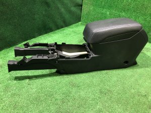 ช่องเก็บของและที่วางแขน кожа SUBARU LEGACY OEM 92114AJ190VH BMG BM9 BM 2013 White Pearl 37J