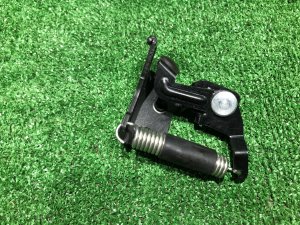 กลอนล็อกฝากระโปรงท้าย 57530AJ010 SUBARU LEGACY