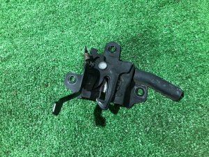 กลอนล็อกฝากระโปรงหน้า 57310AJ011 SUBARU LEGACY