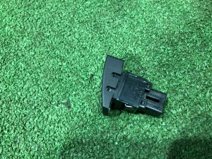 TRC OFF 开关 SUBARU LEGACY OEM 83002AJ020 BMG BM9 BM 2013