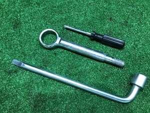 ชุดเครื่องมือ балонник 97017AJ000, 694003030, 57805FJ000 SUBARU LEGACY