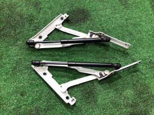 บานพับฝากระโปรงท้าย с амортизаторами 57522AJ02A, 57520AJ1109P, 57520AJ1009P SUBARU LEGACY
