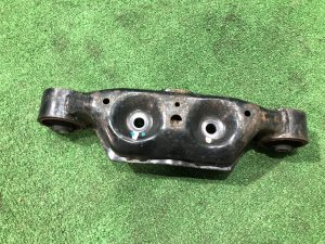 ยางแท่นเฟืองท้าย 41310AJ011 SUBARU LEGACY