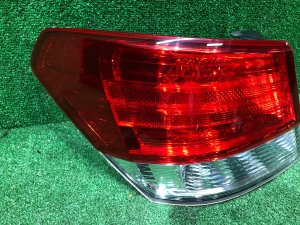 左テールランプ SUBARU LEGACY OEM 84912AJ120 BMG BM9 BM 2013