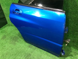 Porta traseira direita SUBARU IMPREZA OEM 60409FE040 GDA, GDB, GD 2002 Blue 02C