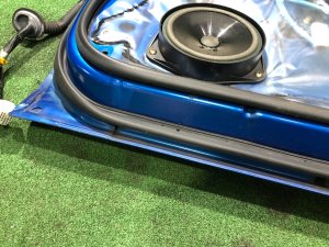 右フロントドア SUBARU IMPREZA OEM 60009FE001 GDA, GDB, GD 2002 Blue 02C