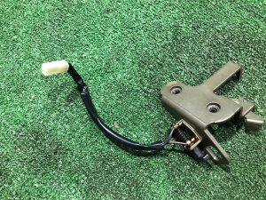 Замок багажника SUBARU IMPREZA OEM 57530FE021 GDA, GDB, GD 2002 Blue 02C