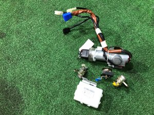 สวิตช์กุญแจสตาร์ท Комплект замков 57491FE331 SUBARU IMPREZA