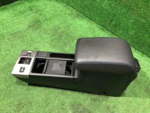 Бардачок подлокотник 92114VA020VH SUBARU LEVORG
