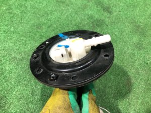 燃料レベルセンサー SUBARU LEVORG OEM 42081FJ000 VMG VM4 VM 2015 FA20E CVT