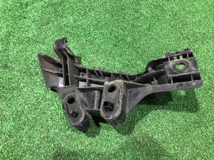 Крепление заднего бампера правое SUBARU LEVORG OEM 57707VA090 VMG VM4 VM 2015 Dark Gray 61K