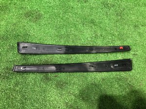 Frisos laterais SUBARU IMPREZA OEM 63563FE020, 63563FE030 GDA 2002 Blue 02C