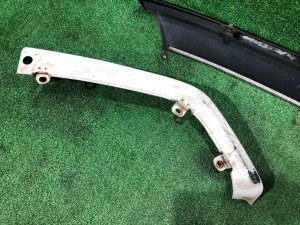 Front lip spoiler плюс клыки SUBARU LEGACY OEM 57703AE190PE BEE 2002 WHITE PEARL 081
