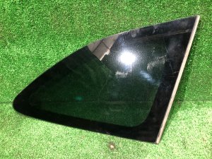 Стекло багажника правое 65210VA100 SUBARU LEVORG