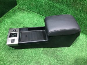 ช่องเก็บของและที่วางแขน 92114VA010VH, 92114VA020VH, 92113VA000 SUBARU LEVORG