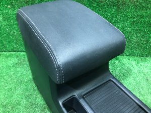 Бардачок подлокотник SUBARU LEVORG OEM 92114VA010VH, 92114VA020VH, 92113VA000 VM4 VMG VM 2015 Blue Pearl K3X