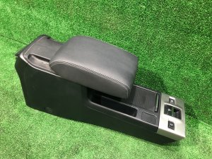 Бардачок подлокотник SUBARU LEVORG OEM 92114VA010VH, 92114VA020VH, 92113VA000 VM4 VMG VM 2015 Blue Pearl K3X