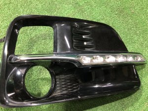 заглушка туманки LED правая SUBARU LEVORG OEM 57731VA040 VM4 VMG VM 2015 Blue Pearl K3X