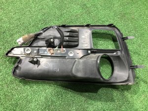 заглушка туманки LED правая SUBARU LEVORG OEM 57731VA040 VM4 VMG VM 2015 Blue Pearl K3X